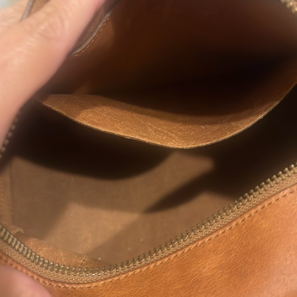 Madewell Tan Leather Shoulder Bag with Structured Design - Picture 8 of 9